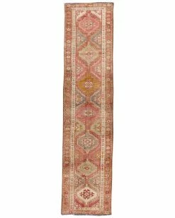 Apadana Early 20th Century Anatolian Hand-Knotted Wool Rug Home